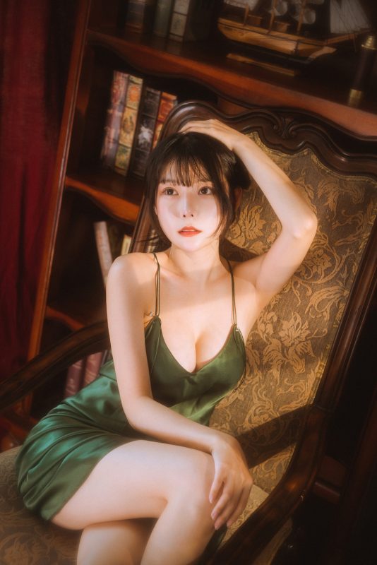 香草喵露露 – 杨枝甘露 绿色连衣裙 [45P1V1.19G]-喵领域